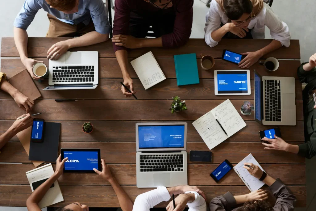 few people meeting on a office work